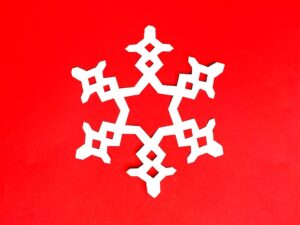 折り紙で作った雪の結晶