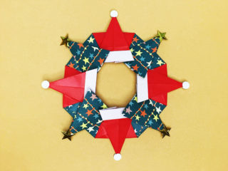折り紙で作ったクリスマスリース