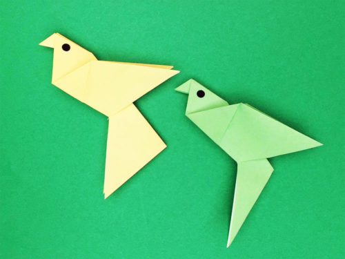 折り紙で折った小鳥
