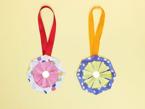 折り紙で折ったメダル