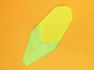 折り紙で折ったトウモロコシ