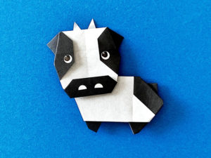 折り紙で折った牛