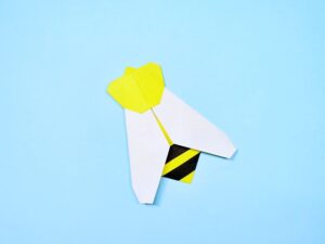 折り紙で折った蜂
